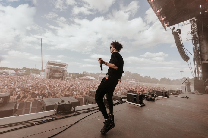 Teljes Azahriah Aréna-koncert videó itt!